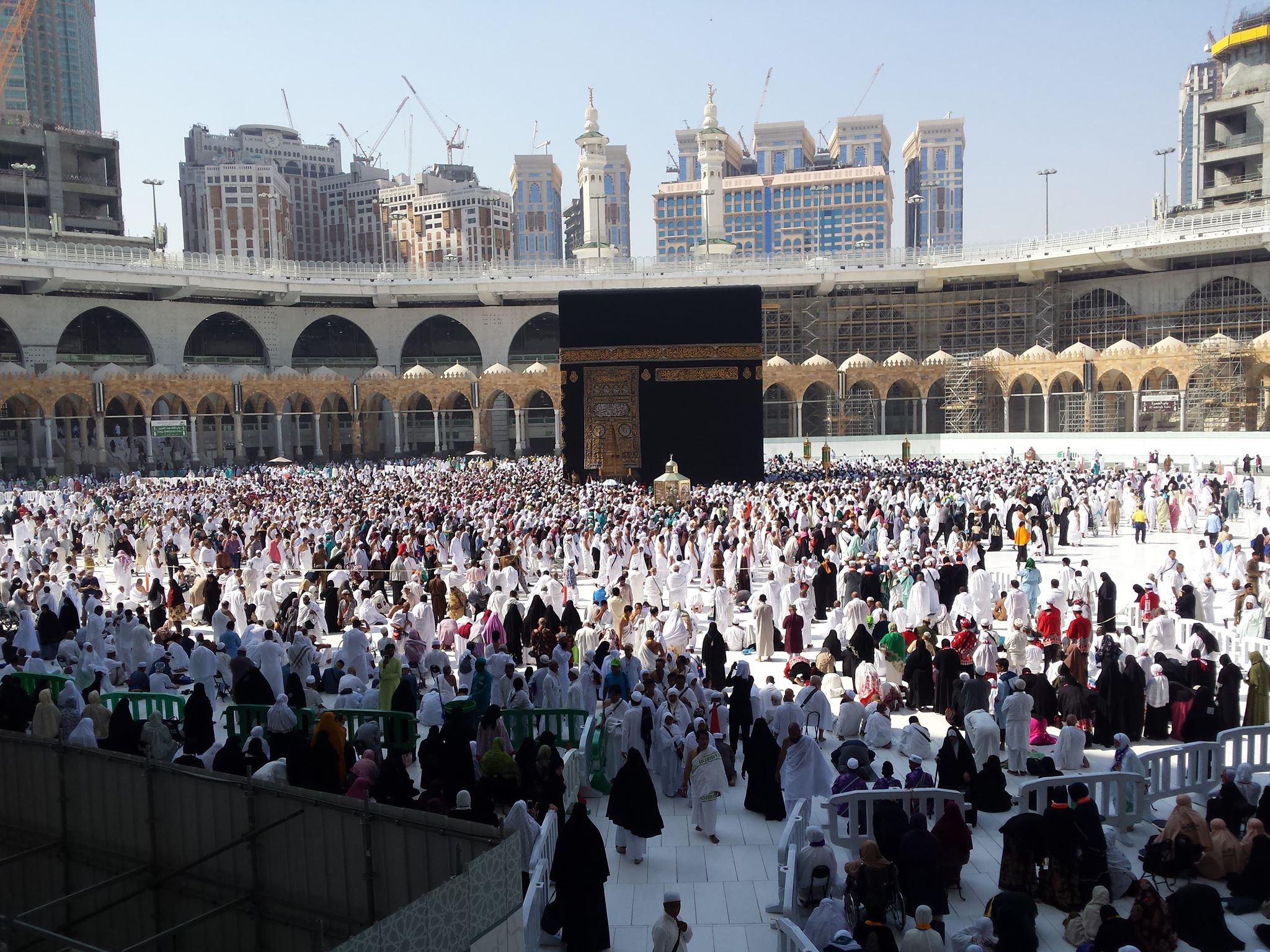 سعودیە: بریارێکى نوێى لەبارەى زیارەتکارانى عەمرەوە دەرکرد