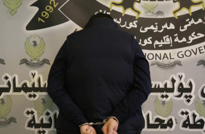 سلێمانی…ئەو کەسەی٥٧ قورئانێکی لە مزگــــەوتێـــــک دزیبوو دەستگیرکرا