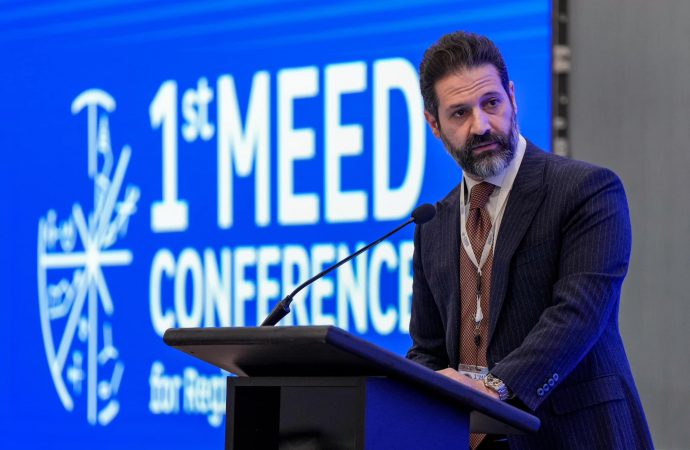 قوباد تاڵەبانی: سێ پڕۆژە لە یادی شـــــــاری شــاراندا ڕادەگــــــــــــەیەنین
