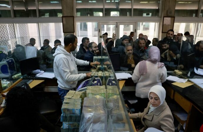 قەتەر موچەی سێ مانگی فەرمانبەرانی سوریا دابین دەكات